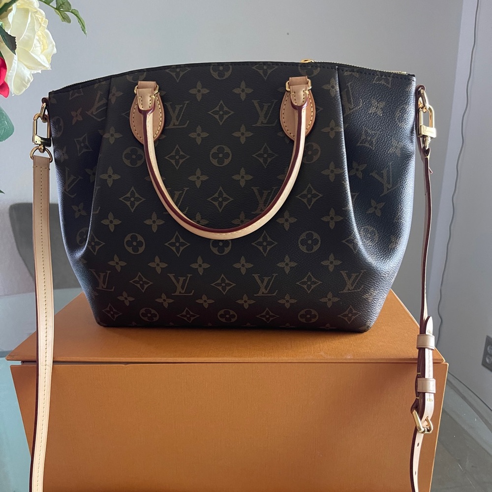 New Louis Vuitton Turenne MM crossbody bag never worn, just in my closet